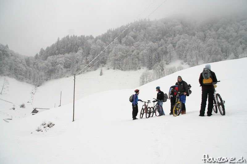 Lopper Loop Renggpass - Biken im Schnee Snowbike